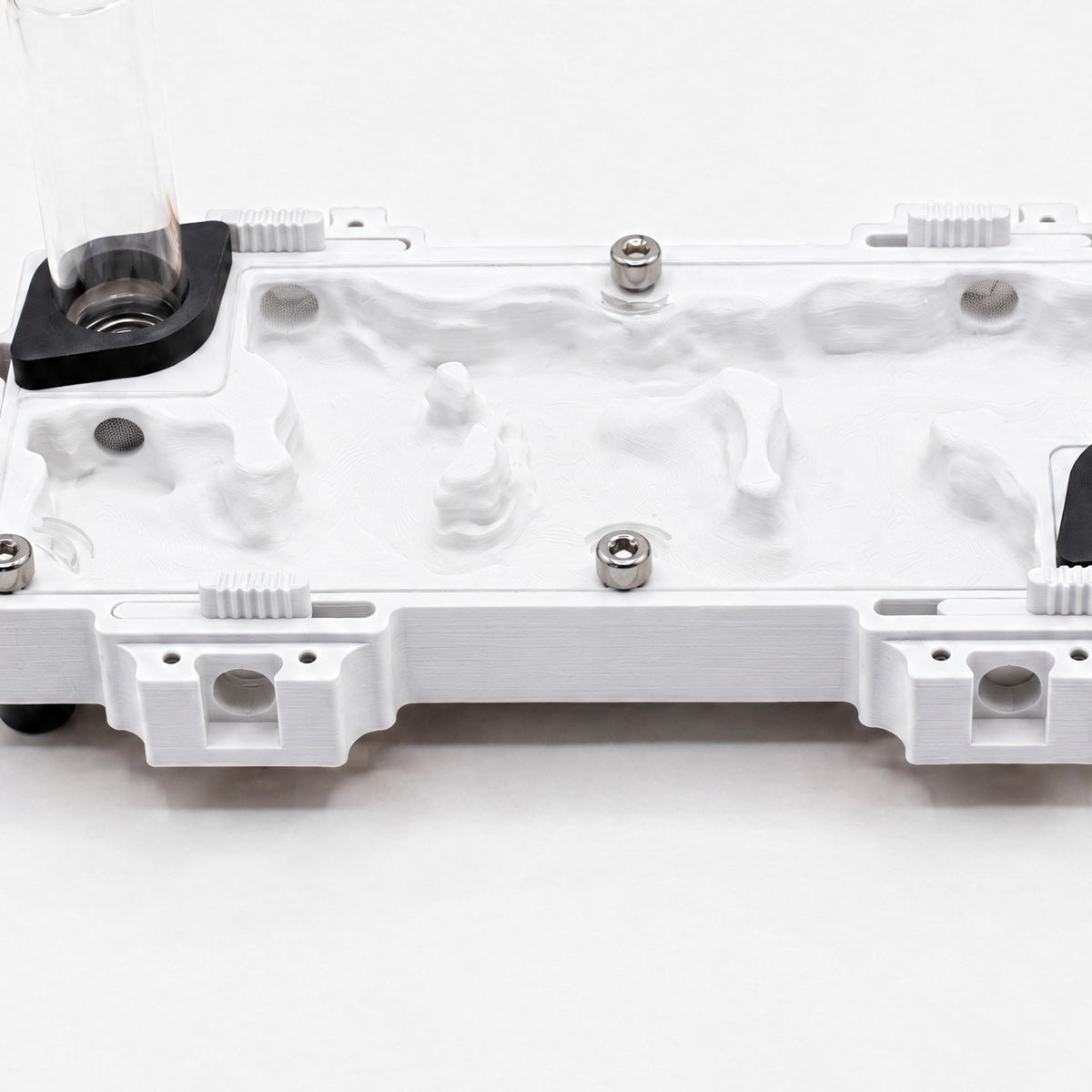 Detalle de las líneas de impresión 3D del Hormiguero L 3D en blanco