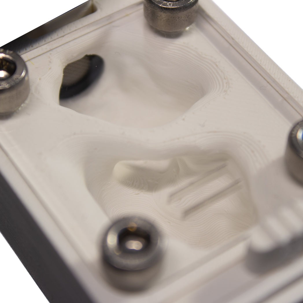 Detalle de las líneas de impresión 3D del hormiguero del Kit de inicio 3D duo en blanco